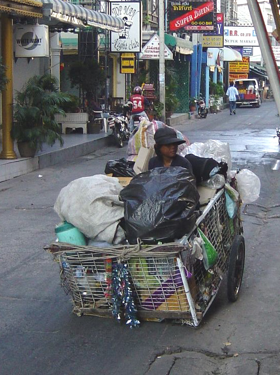 Thailand - Die Frau des Müllsammlers