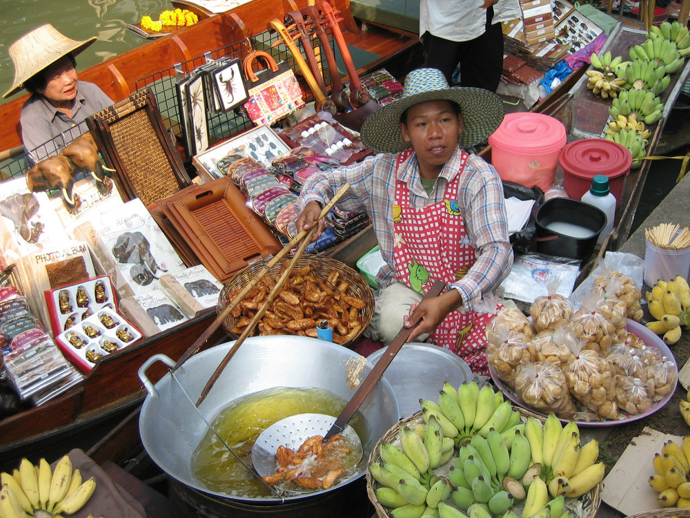 Thailand- schwimmende Märkte von Ratchaburi