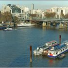 Thames Ufer und Hungerford Bridge