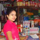 Thanaka Make up, birmesische junge Frau in Yangon.