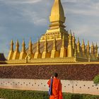 That Luang mit Mönch