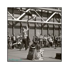 The acrobats • 2