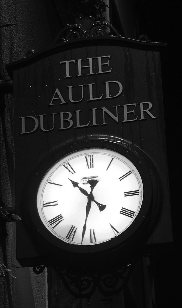 THE AULD DUBLINER,  DUBLIN