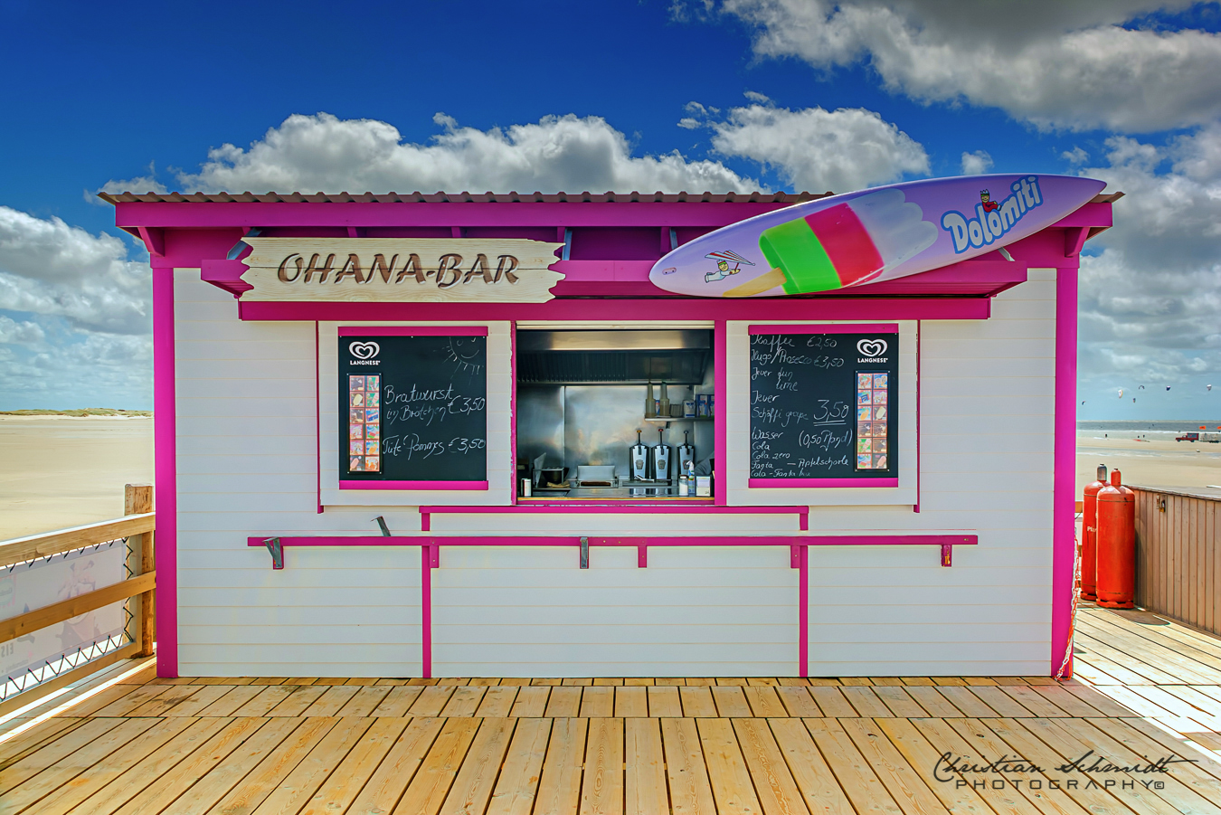 THE BEACH BAR 