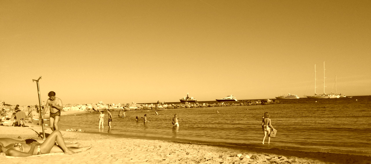 The beach of Antibes