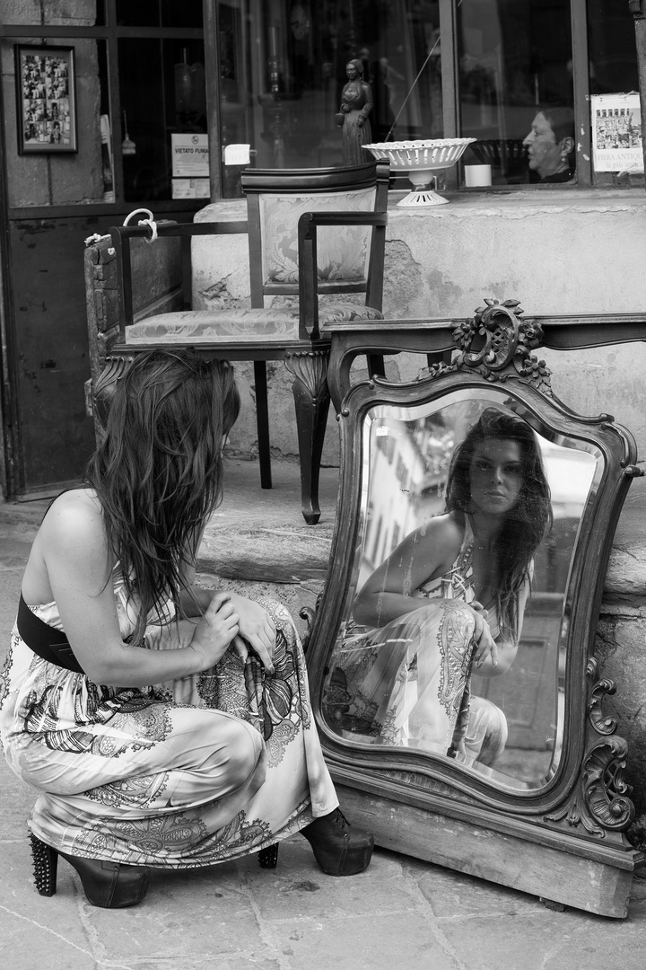 The beauty and the mirror