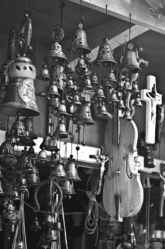 The bells and the violin clock