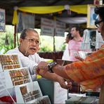 ... the big buddha of phuket: gute geschäfte vermehren die spenden ...