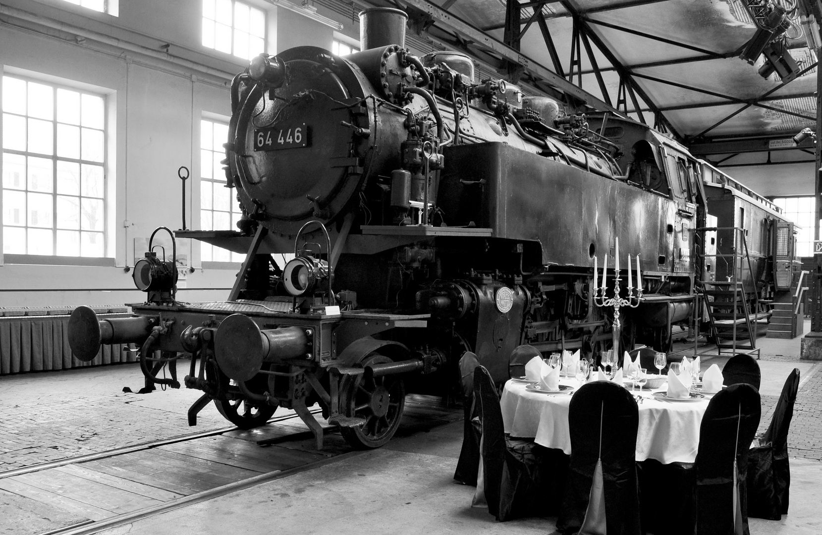 "The Black Dinner" im Bahnpark Augsburg