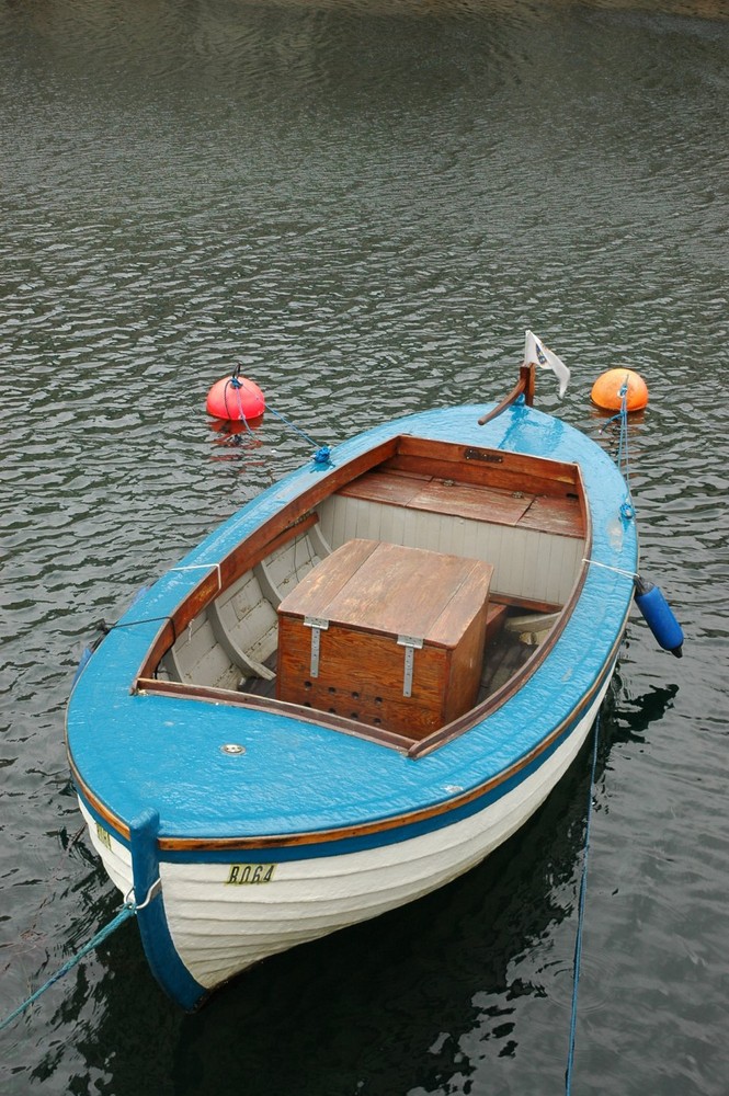 the blue boat