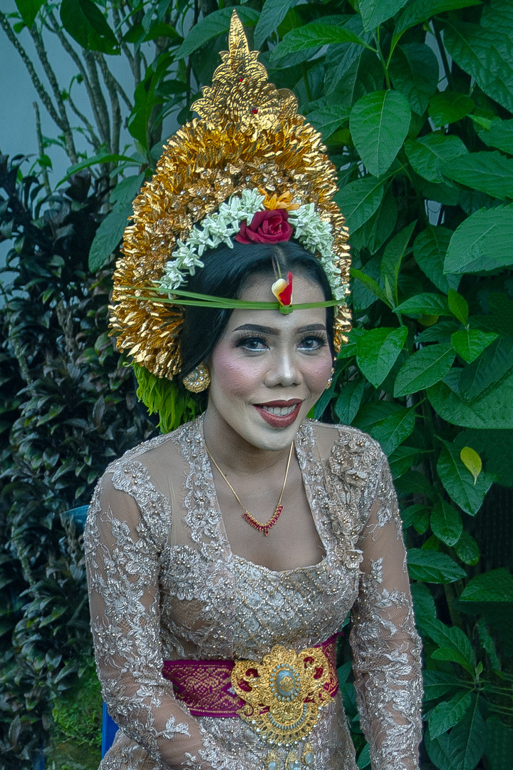 The bride Ni Komang Mayasanti