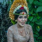 The bride Ni Komang Mayasanti