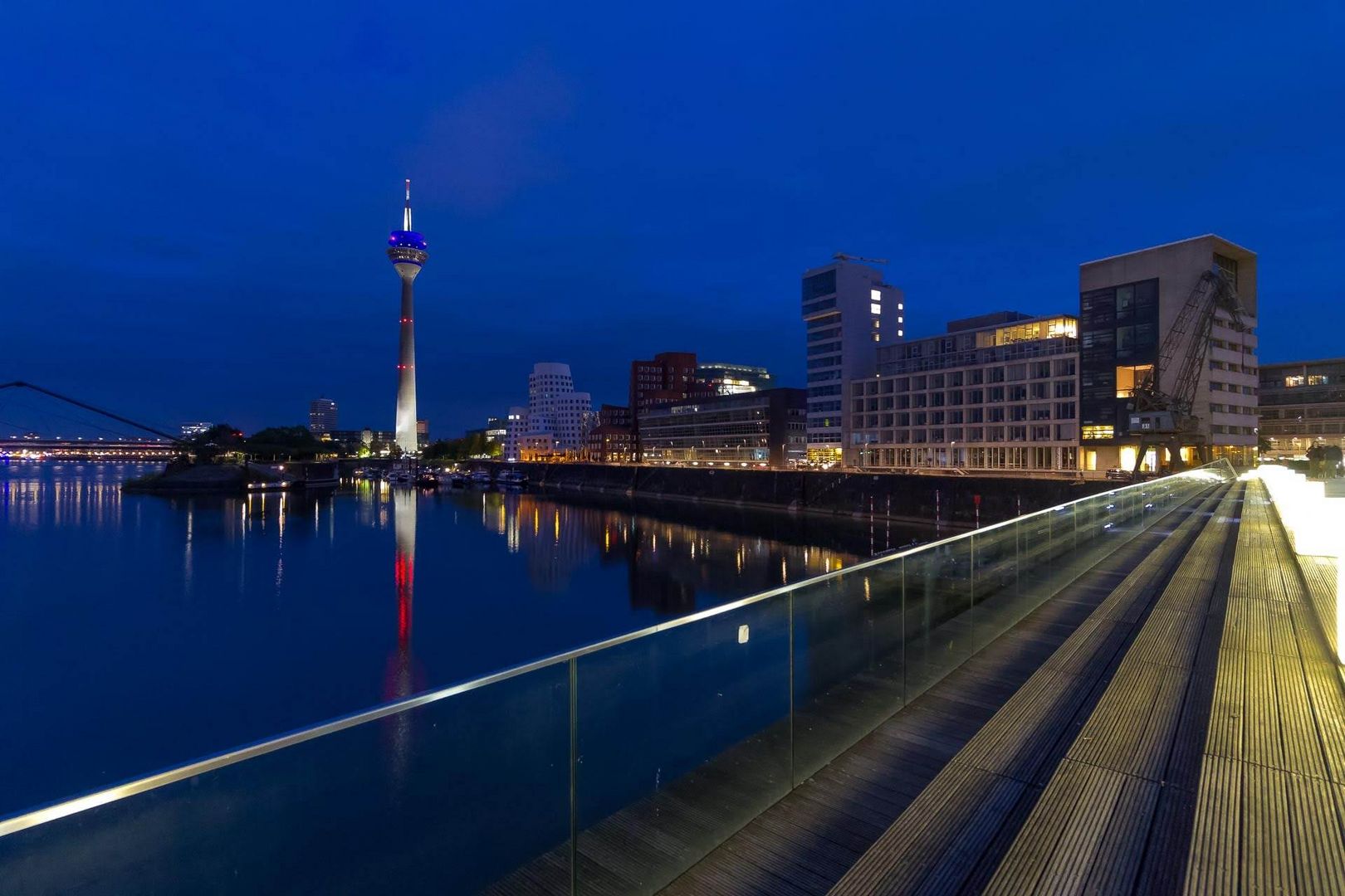 the Bridge zum Hyatt Regency in Düsseldorf