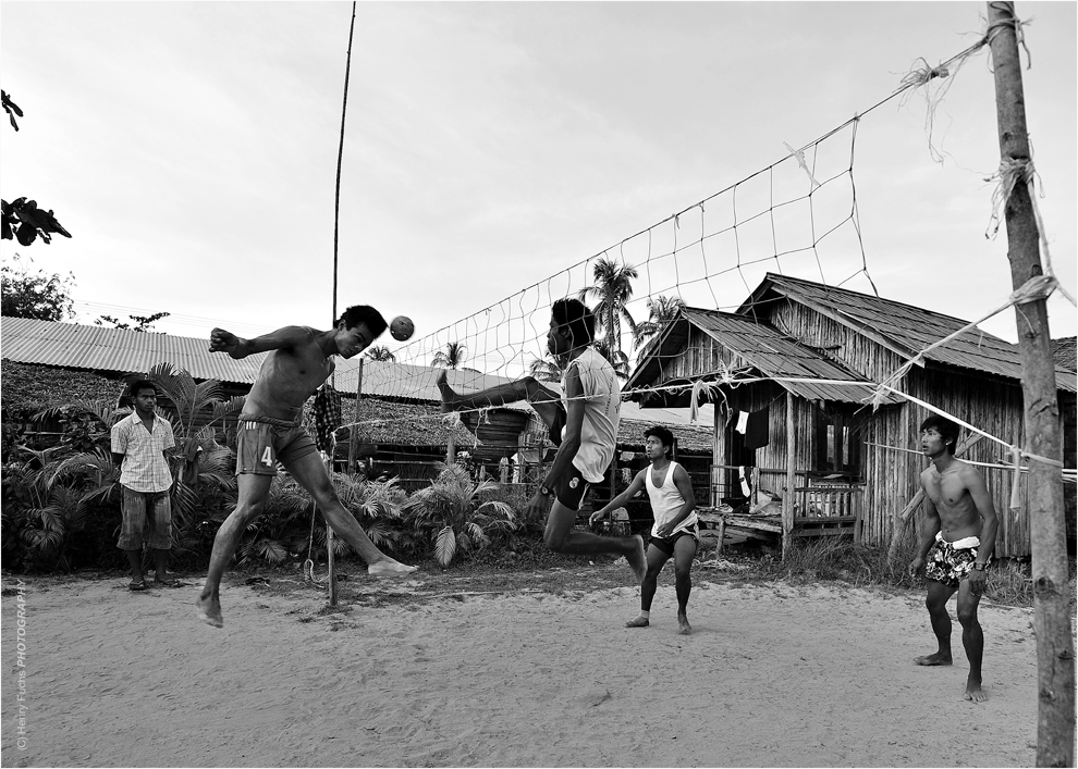 The burmese art of playing football..