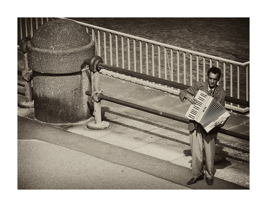 ***the busker***