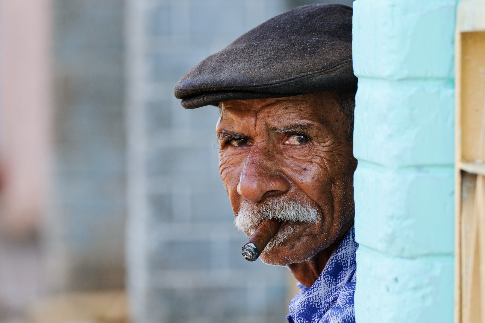 The cigar smoker of Viñales - Cuba - December 2008