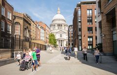 The City - Peter's Hill - St Paul's Cathedral