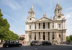 The City - St. Paul's Churchyard - St Pauls Cathedral - 05