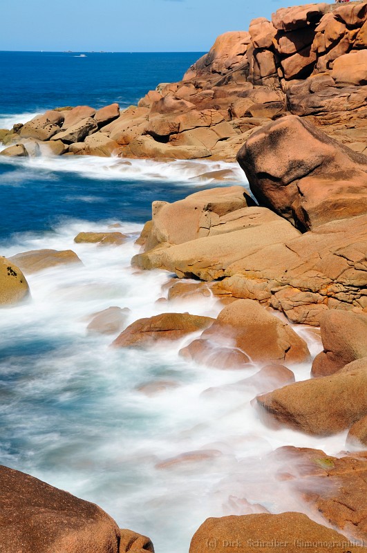 The coastline at Cote de Granite Rose