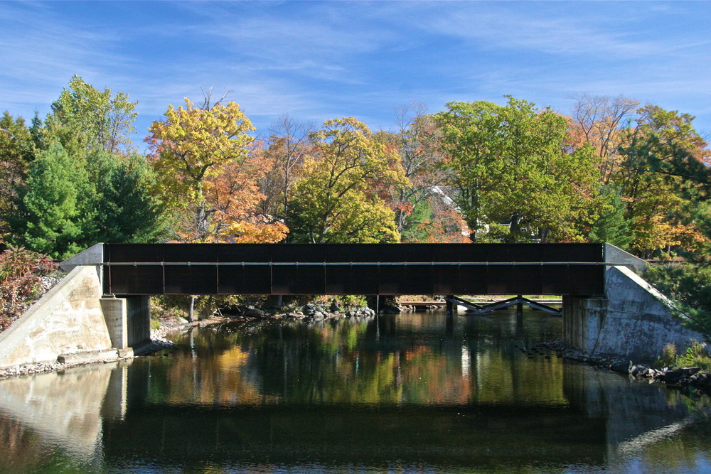 The colorful autumn of Muskoka, Ontario.