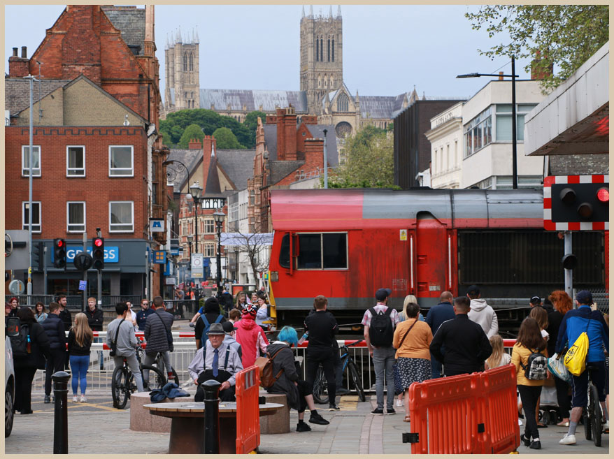 the crossing at Lincoln 1