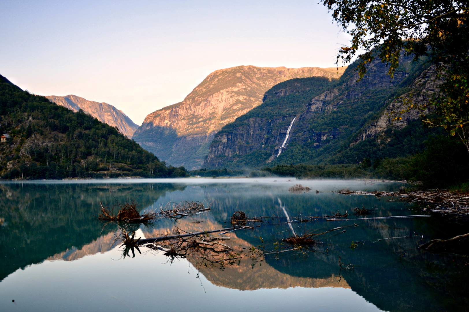 The deep fjord fog