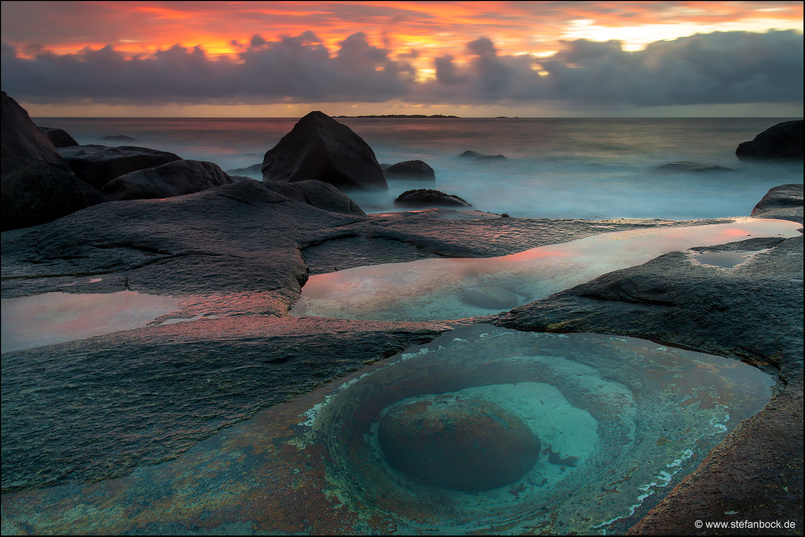 The Dragoneye Uttakleiv Beach Lofoten VI