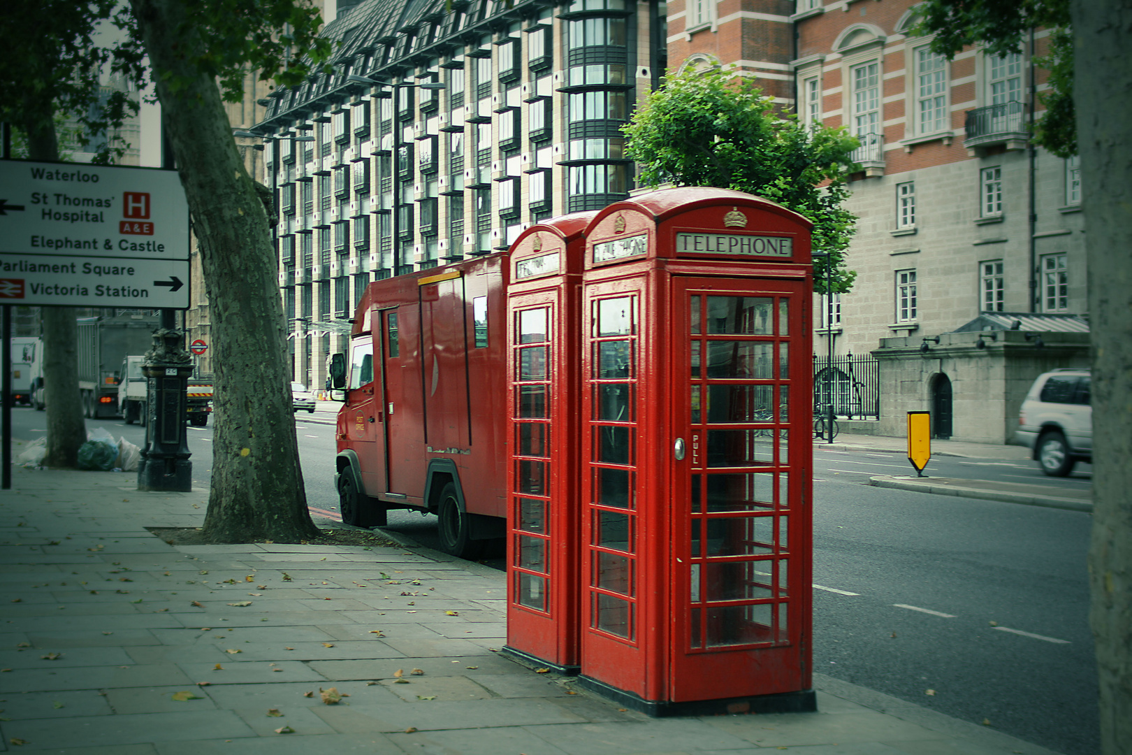 The english way of "telephoning"