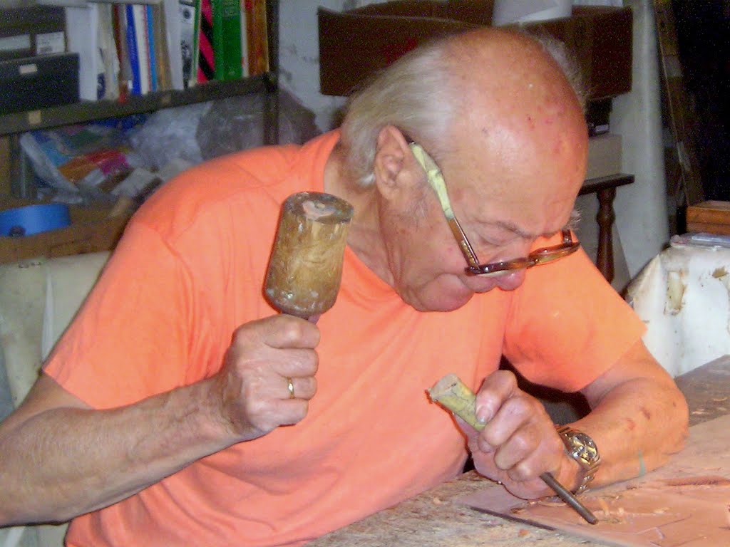 The engraving artist