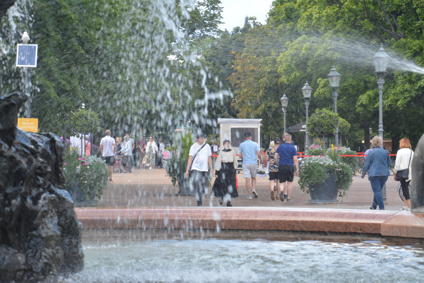 The Esplanadpark through the fountain Havis Amanda