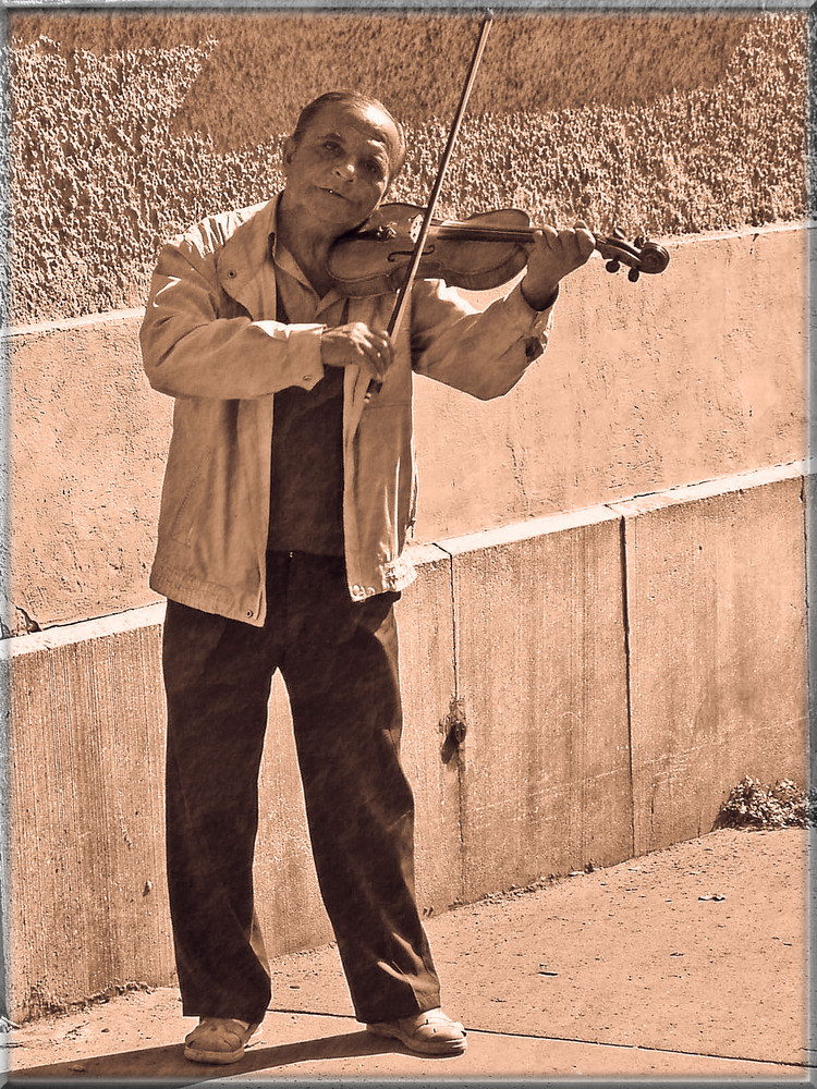 The fiddler...