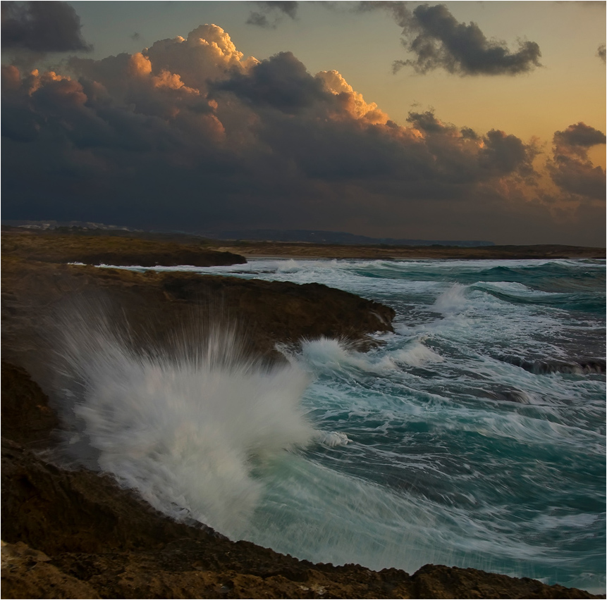 The first strikes of autumn storms