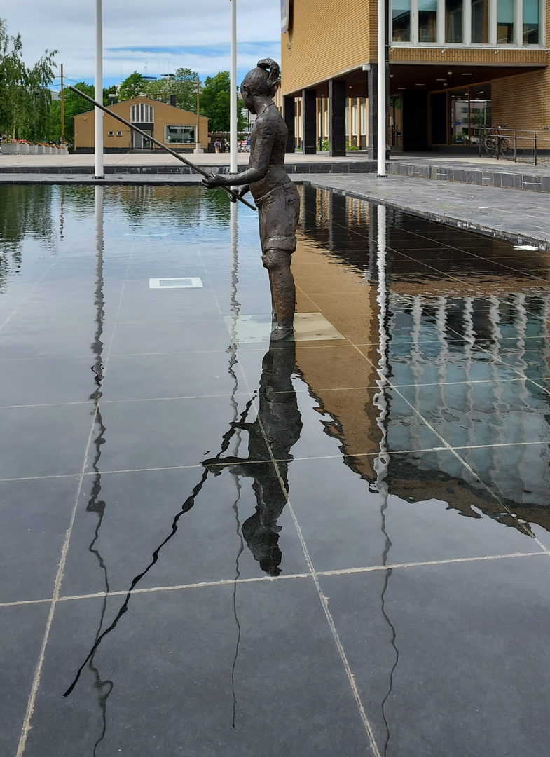 The fisser boy on front of Vantaa town hall