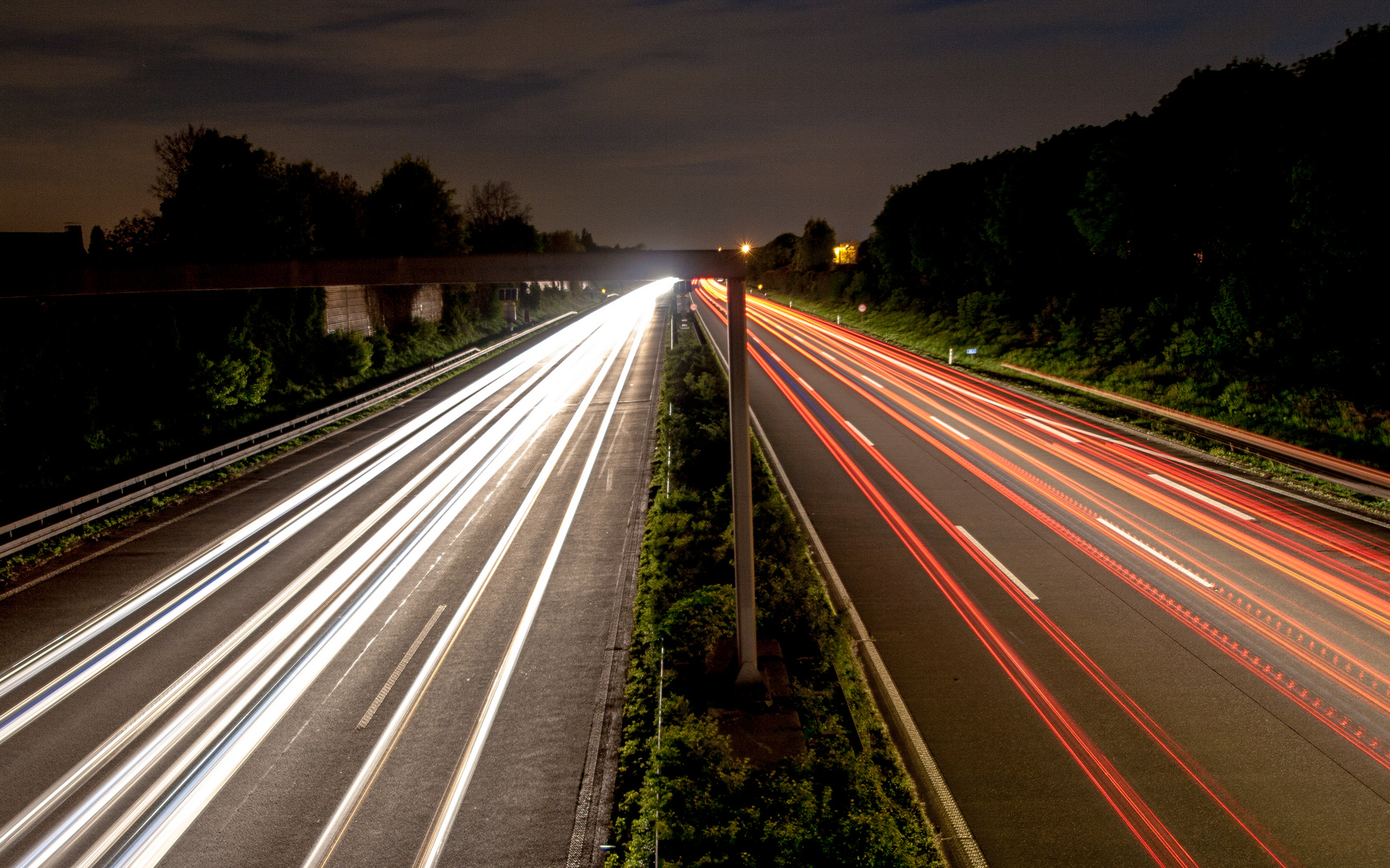 The german Autobahn bei Nacht