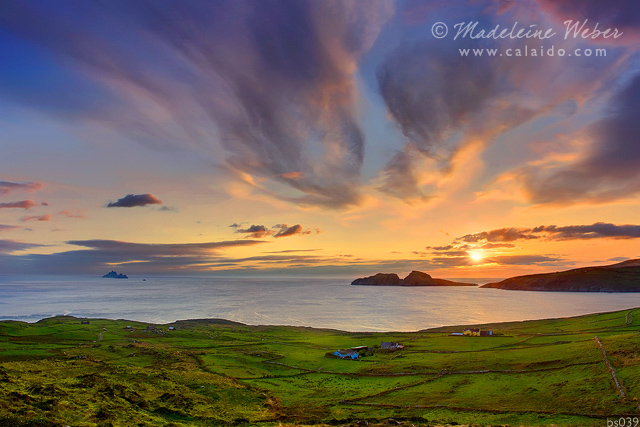 • The Glen - St. Finians Bay with Skelligs and Puffin Island