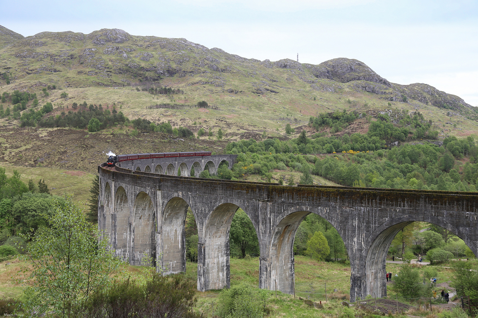 The Glenfinnan Viaduct - The Jacobite Steam Train