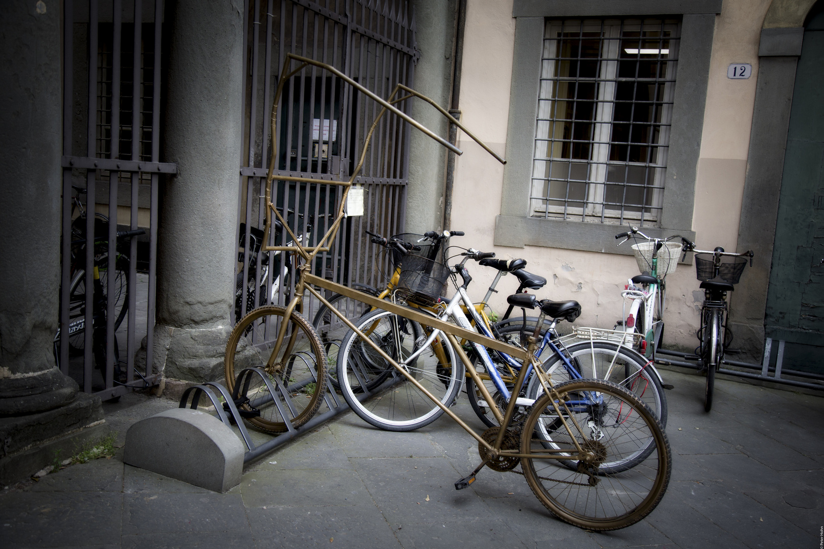 THE GOLDEN BICYCLE -Lucca