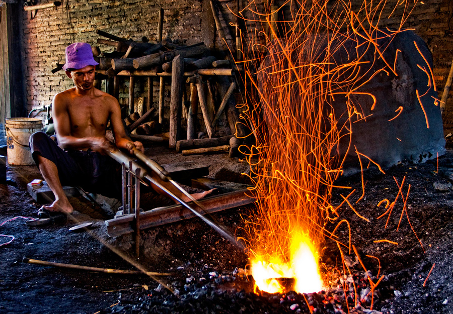 The Gong Maker