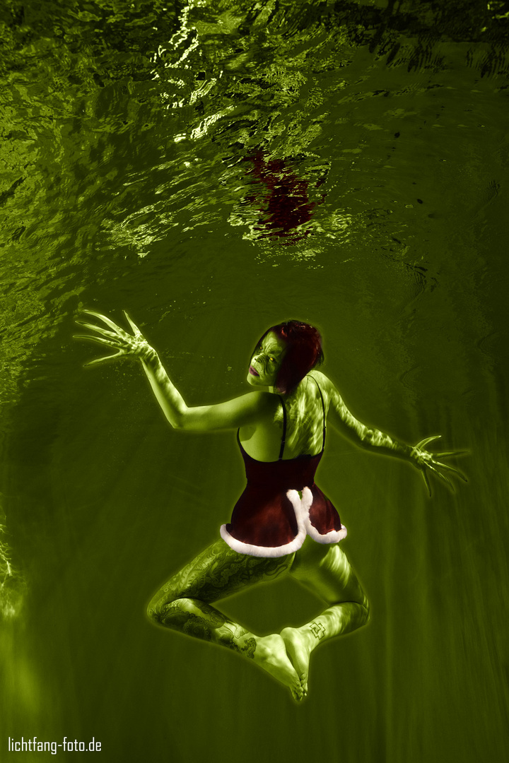 The Grinch under water