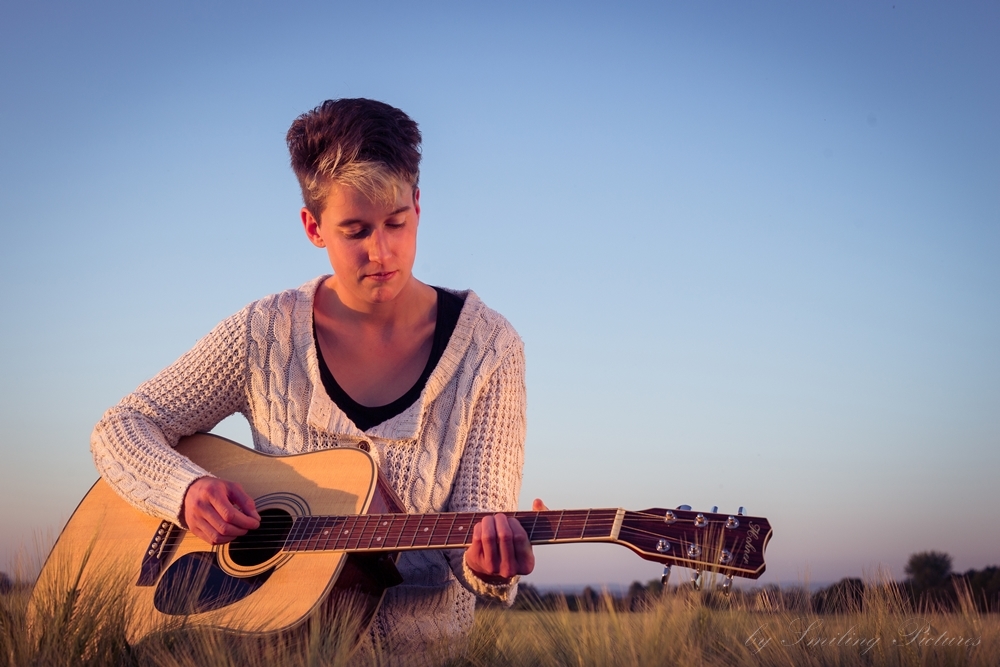 THe Guitar Girl