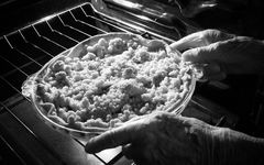 The Hands of a Baker - Apple Pie 