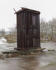 The herd of pipes gathers in the cold