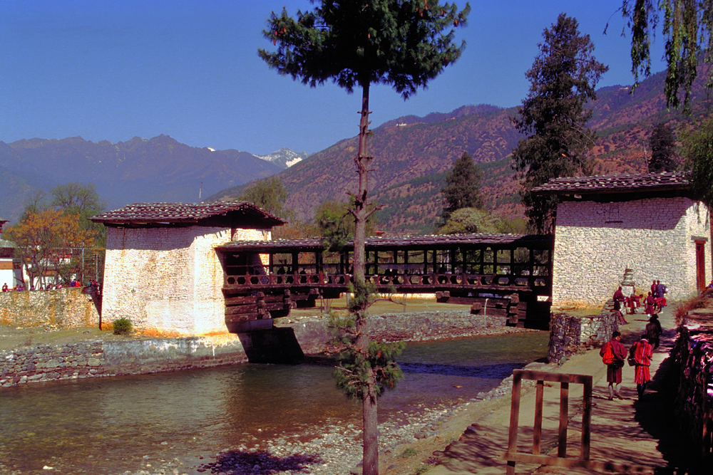 The historical bridge over the Paro river