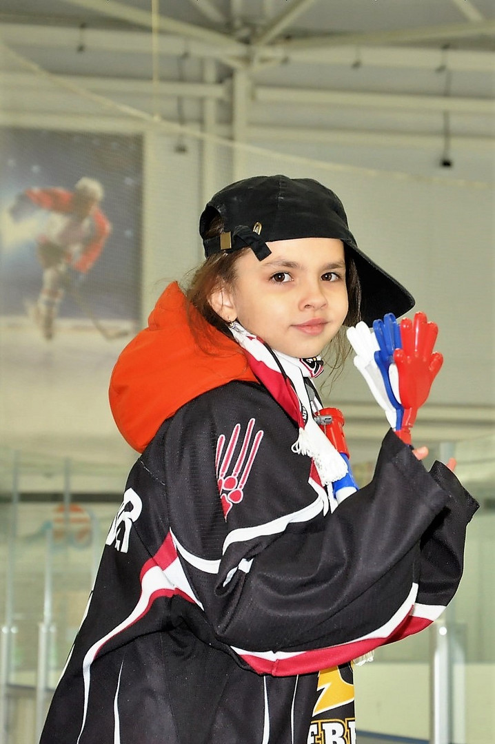 The hockey cheerleader