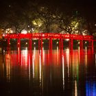 The Huc Brücke Hoan Kiem See Hanoi