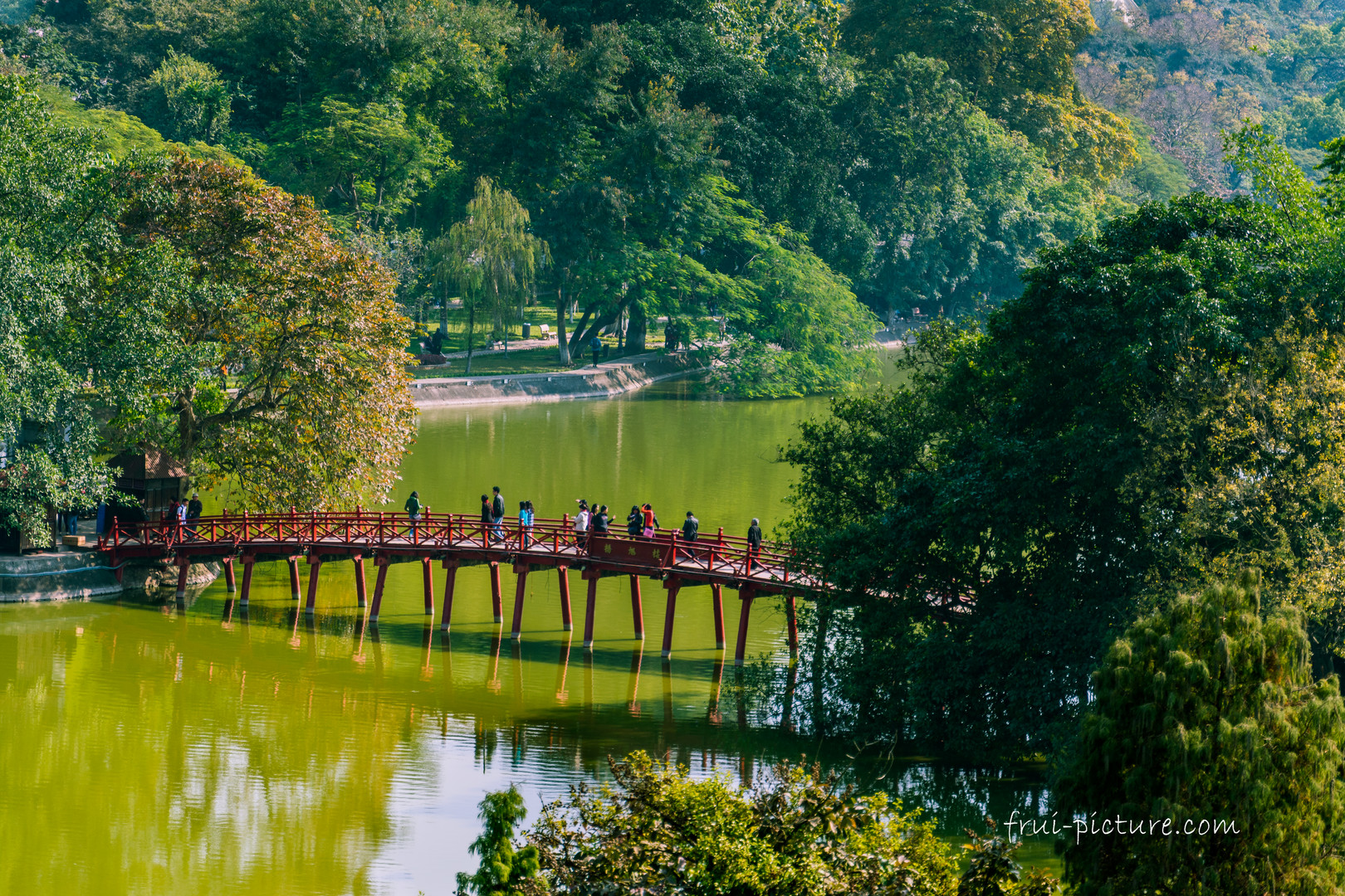 The Huc Brücke in Hanoi