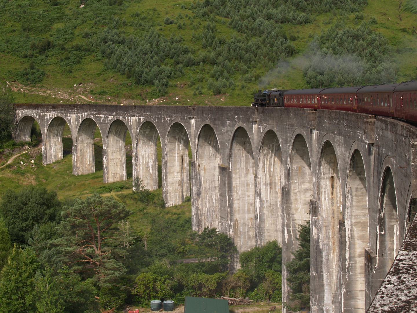 The Jacobite - Glenfinnan Viaduct - West-Highlands Schottland