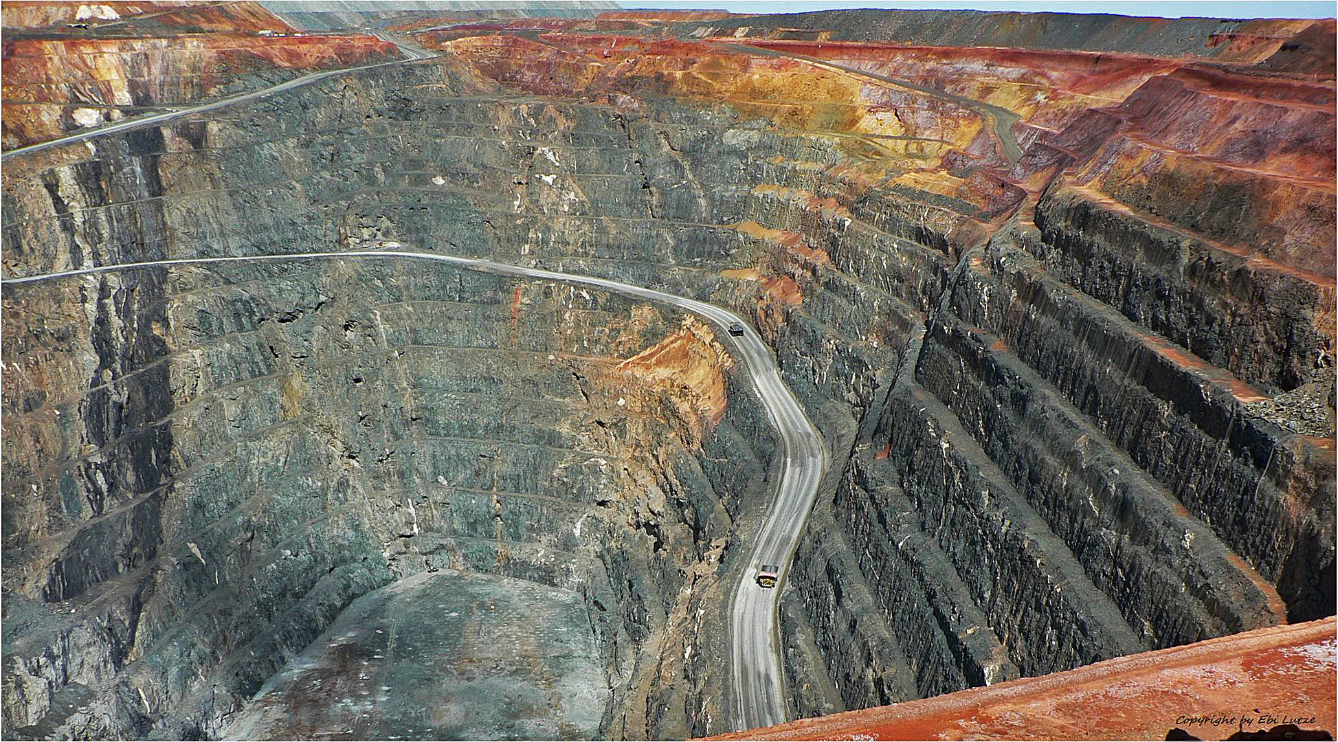 * The Kalgoorlie super Pit / Goldmining on a great scale *