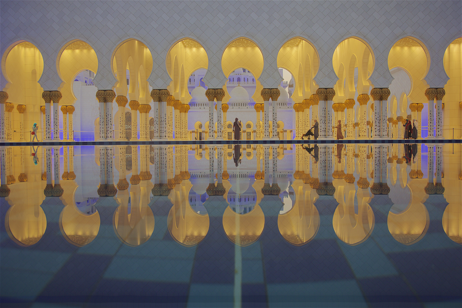 The Lights are on Sheikh Zayed-Mosque Abu Dhabi