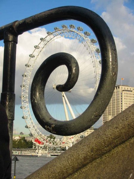"The London Geländer-Eye" ;-)